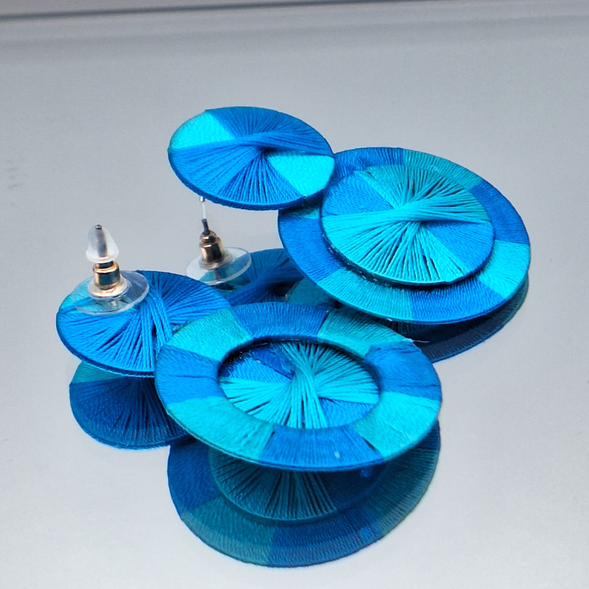 Pendientes de hilo colgantes con círculo geométrico